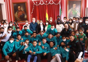 Gobernación otorga reconocimiento al club Real Tomayapo